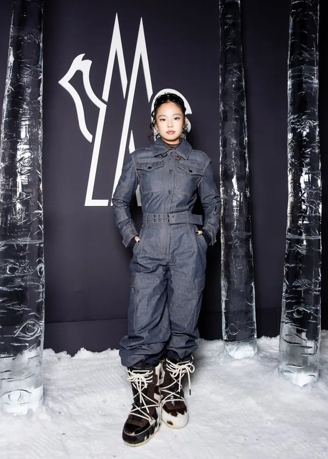 Jennie BLACKPINK กับลุค Moncler สุด Bold ที่ทำเอาชาวเน็ตแตกเป็นสองฝ่าย! 😲