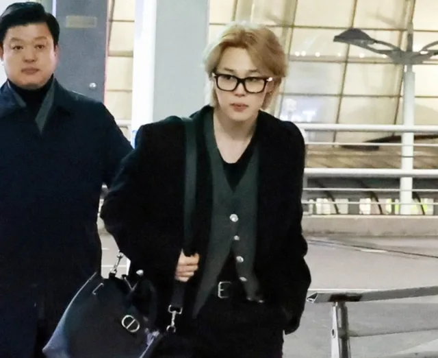 Jimin สร้างกระแสแฟชั่นที่สนามบิน! 🔥