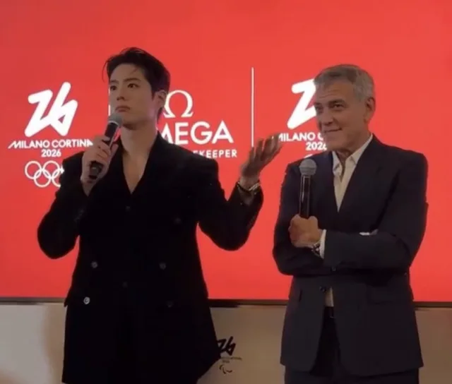 Park Bo Gum สุดปัง! ยืนเคียงข้าง George Clooney ที่งานเปิด Omega House