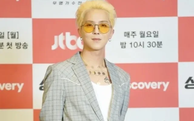 เลื่อนการพิจารณาคดีของ Song Min Ho จาก WINNER! 😱