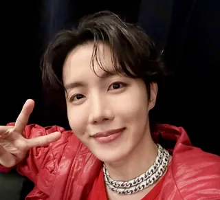 J-Hope บริจาค 100 ล้านวอน วันเกิดสุดยิ่งใหญ่! 🎉