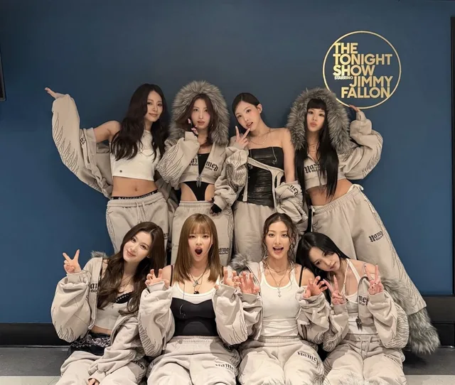 TWICE สร้างความร้อนแรงในอเมริกาเหนือด้วยการแสดงใน Jimmy Fallon และทัวร์โลก