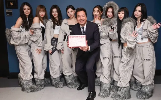 TWICE บุกอเมริกา! พร้อมโชว์ใน 'The Tonight Show' และทัวร์ใหญ่ทั่วทวีป 🎤