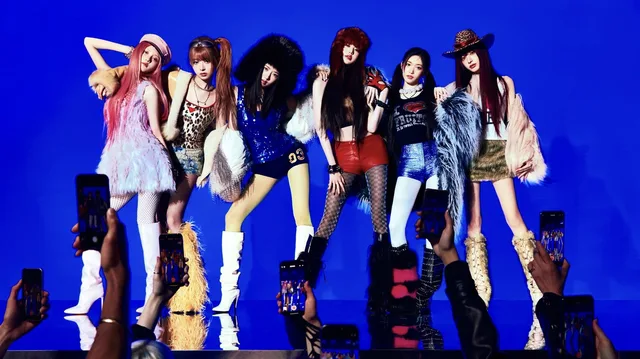 IVE ทำลายสถิติ ขายอัลบั้ม 10 ล้านชุด! 🎉