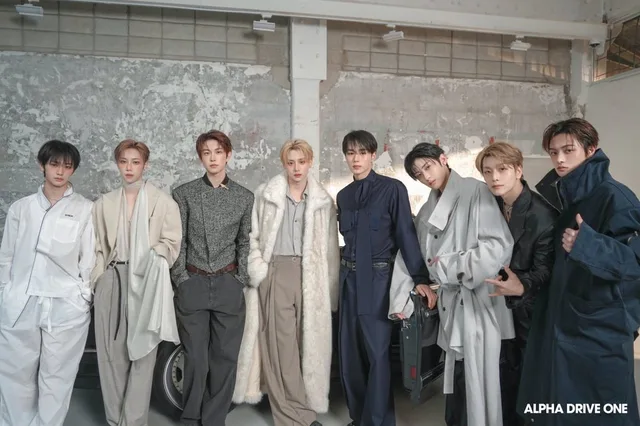ALPHA DRIVE ONE สร้างความสนใจระดับโลกที่ Paris Fashion Week