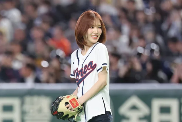 Wendy จาก Red Velvet ขว้างลูกแรกในเกม WBC ที่โตเกียวโดม