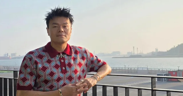 J.Y. Park พาเหล่าศิลปินหญิงไปเที่ยวคลับและดื่ม