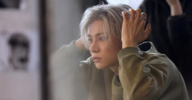 นักแสดงจากมิวสิควิดีโอ ENHYPEN ปรากฏตัวที่การประท้วง HYBE เพื่อสนับสนุน Heeseung