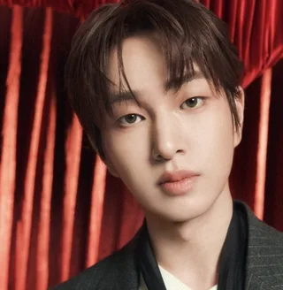 Onew กลับสู่ ‘M Countdown’ พร้อมการแสดง ‘Tough Love’