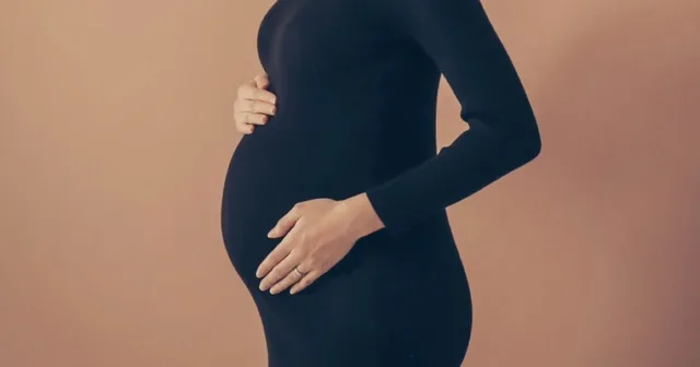 คู่รักจากรายการเรียลลิตี้เผยภาพตั้งครรภ์หลังสูญเสียลูก 3 คน