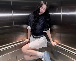Karina จาก aespa โชว์เสน่ห์และแฟชั่นสุดชิคในภาพใหม่