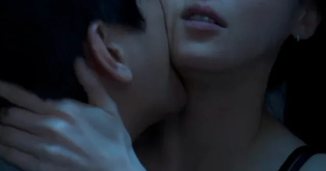 คู่พระนางจาก K-Drama “Climax” สร้างความร้อนแรงด้วยจูบสุดเร่าร้อน