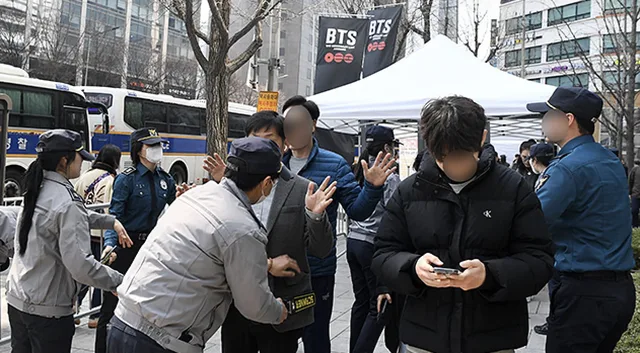 ตำรวจหยุดผู้ต้องสงสัยพกอาวุธที่ 'BTS Comeback Live' ในโซล