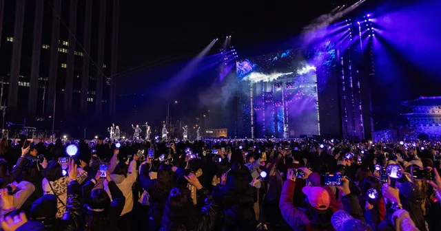 แฟนคลับได้รับคำชมในการรักษาความเรียบร้อยและเก็บขยะหลังคอนเสิร์ต BTS ที่กวางฮวามุน