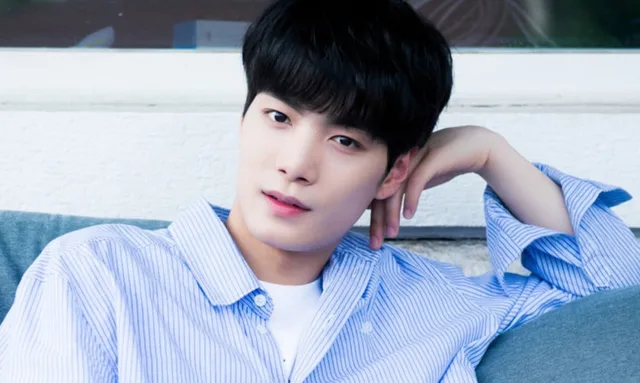 คิมจงฮยอน อดีตสมาชิก NU'EST เสร็จสิ้นการเกณฑ์ทหาร