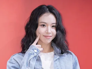 Chaeyoung จาก TWICE เลื่อนการเข้าร่วมทัวร์ในสหรัฐฯ เนื่องจากอาการบาดเจ็บที่หลัง