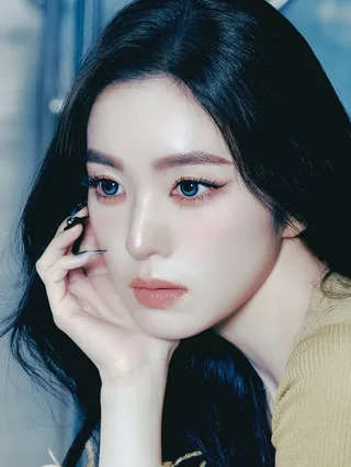 Irene จาก Red Velvet เปิดเผยเสน่ห์ในทีเซอร์ MV 'Biggest Fan'