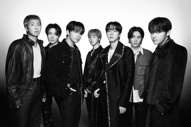 BTS ขึ้นอันดับ 1 ในชาร์ตอัลบั้มของสหราชอาณาจักร พร้อมทำสถิติสูงสุดในชาร์ตซิงเกิลด้วย "ARIRANG" และ "SWIM"