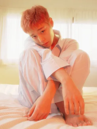 พัค จีฮุนเผยภาพคอนเซปต์แรกสำหรับ 'RE:FLECT'