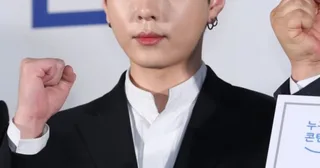 สมาชิกวงบอยกรุ๊ปกลายเป็นศิลปินเดี่ยวเปิดเผยการปฏิบัติที่ไม่เหมาะสมจากบริษัทและยกเลิกสัญญา