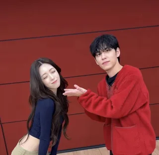 วันพิล DAY6 ร่วมสนุกในชาเลนจ์เต้น 'Ice Cream' กับยุนา ITZY