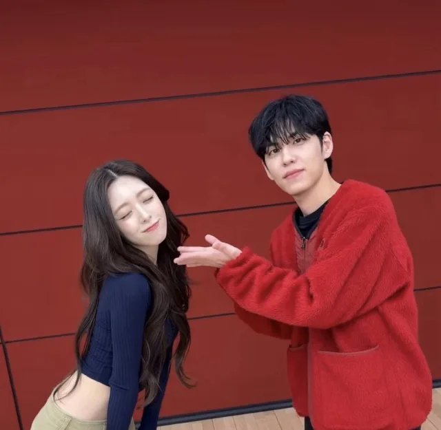 วันพิล DAY6 ร่วมสนุกในชาเลนจ์เต้น 'Ice Cream' กับยุนา ITZY
