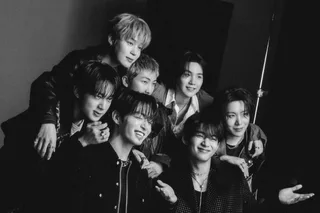 BTS คว้าชัยชนะที่ 7 สำหรับ "SWIM" ใน "Music Bank" พร้อมการแสดงจาก N.Flying, Kep1er และอื่นๆ