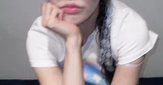 ลี ชานฮยอก AKMU นำเสนอฮาจิซูในมิวสิควิดีโอใหม่ สร้างกระแสข่าวเดตอีกครั้ง