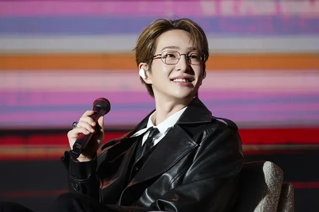 Onew จาก SHINee ปิดฉากแฟนมีตติ้งเดี่ยวอย่างสำเร็จในโซล