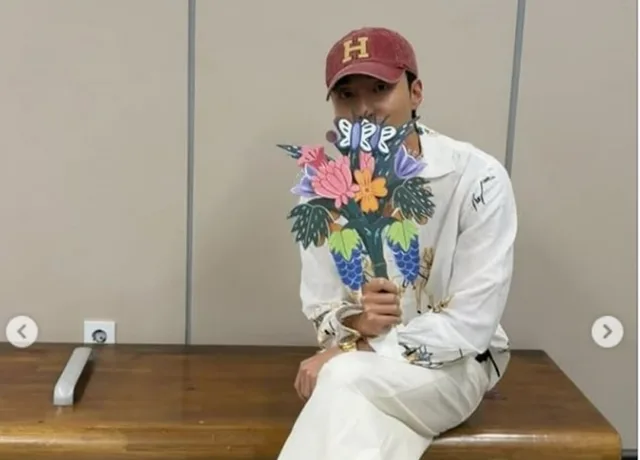 Roy Kim เตรียมปล่อยอัลบั้มคัฟเวอร์ชุดแรกในเดือนพฤษภาคม