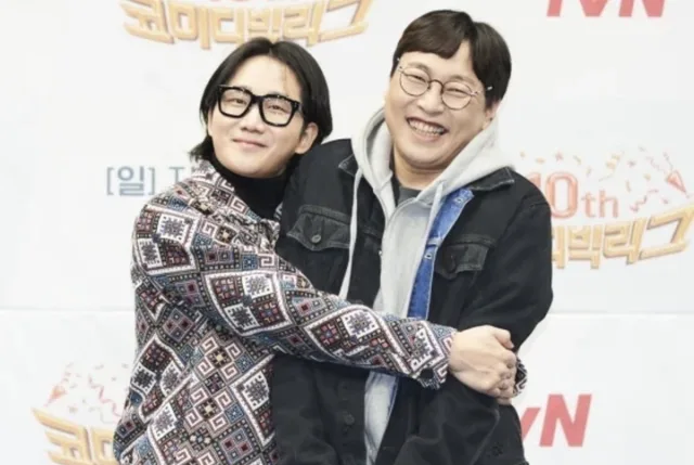 ลี ยง จิน rushed ไปโรงพยาบาลเพื่อสนับสนุนลี จิน โฮ หลังจากมีเลือดออกในสมอง