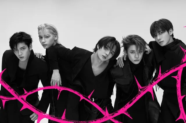TXT ขายได้กว่า 1.5 ล้านชุดใน 2 วัน พร้อมขึ้นอันดับ 1 ชาร์ตโลกด้วย "7TH YEAR: A Moment Of Stillness In The Thorns"