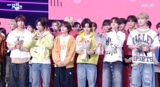 KickFlip คว้าชัยชนะที่ 2 ด้วยเพลง "Eye-Poppin'" ในรายการ 'Music Bank' 17 เมษายน