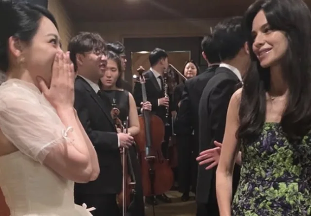 ภรรยา Katy Saunders ของ Song Joong Ki ได้รับคำชื่นชมหลังออกงานสาธารณะ