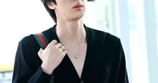 ภาพลักษณ์ไร้เมคอัพของ Jin แห่ง BTS สร้างความฮือฮา