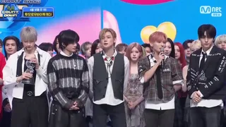TXT คว้าชัยชนะครั้งที่ 2 ด้วยเพลง "Stick With You" และโชว์สุดอลังการในรายการ 'M! Countdown' วันที่ 23 เมษายน