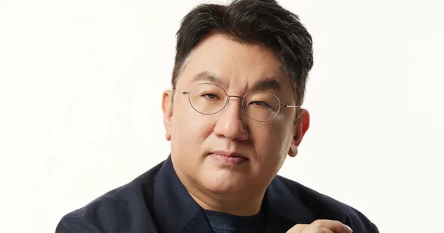 ตำรวจเกาหลีไม่ยอมแพ้! เตรียมยื่นขอหมายจับ Bang Si Hyuk อีกครั้ง แม้โดนอัยการปัดตกไปแล้ว!