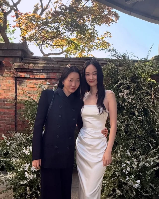 งานแต่งสุดหรูของนางแบบ Shin Hyun Ji! คนดังตบเท้าร่วมยินดีเพียบ!