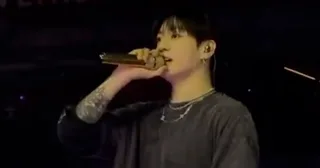 Jungkook BTS ตอบกลับคอมเมนต์! หลังโดนวิจารณ์เสียง 'แย่มาก' ในคอนเสิร์ต