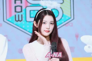 ช็อก! A-Na แห่ง Hearts2Hearts โบกมือลาตำแหน่ง MC รายการ Music Core แล้ว!