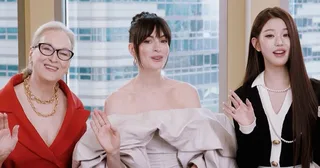 กรี๊ดสลบ! Anne Hathaway และ Meryl Streep ชม Jang Wonyoung IVE ไม่หยุดปาก สวยประหนึ่งดอกไม้แรกแย้ม! 🌸