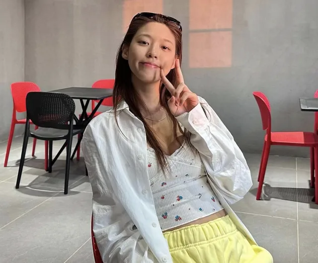 Seolhyun อวดหุ่นสวยท้าแดดที่ฟู้โกว๊ก! ☀️ ทริปนี้มีแต่ความสดใส หัวใจพองโต!