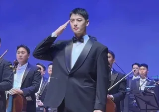 Cha Eun Woo โผล่งานวงดุริยางค์ทหาร! หลังเคลียร์ประเด็นภาษี แฟนๆ แห่ซูมทุกอณู