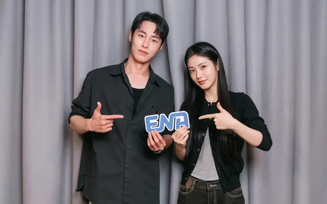 Lee Jae Wook และ Shin Ye Eun เตรียมส่งซีรีส์โรแมนติกการแพทย์ 'Doctor on the Edge' ลงจอ 1 มิถุนายนนี้