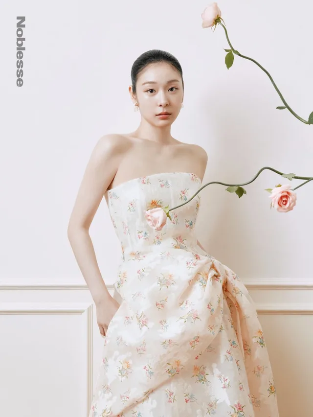 Kim Yuna เผยความงามสง่าเหนือกาลเวลาในแฟชั่นเซ็ต ‘My Rose Hour’