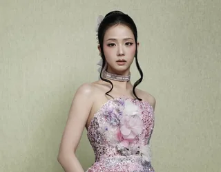 Jisoo อวดเบื้องหลัง Met Gala ครั้งแรก สวยสะกดทุกสายตา!