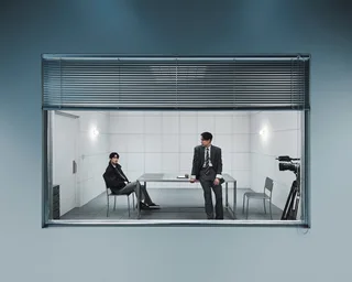 Shownu x Hyungwon แปลงร่างเป็นตำรวจและผู้ต้องสงสัยในทีเซอร์สุดเข้มข้นสำหรับอัลบั้ม 'Love Me'
