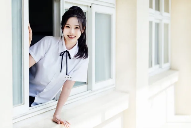 Hyojung OH MY GIRL ปล่อยภาพคอนเซ็ปต์โซโล่คัมแบ็ก 'Purple Note' มาในลุคนักเรียนสดใส!