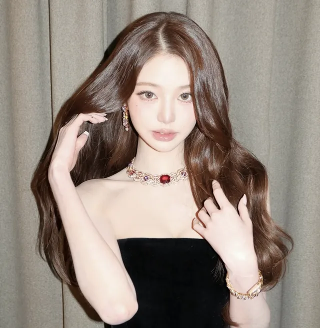 Wonyoung สวยสง่ากว่าเครื่องเพชรในลุคใหม่ล่าสุด!
