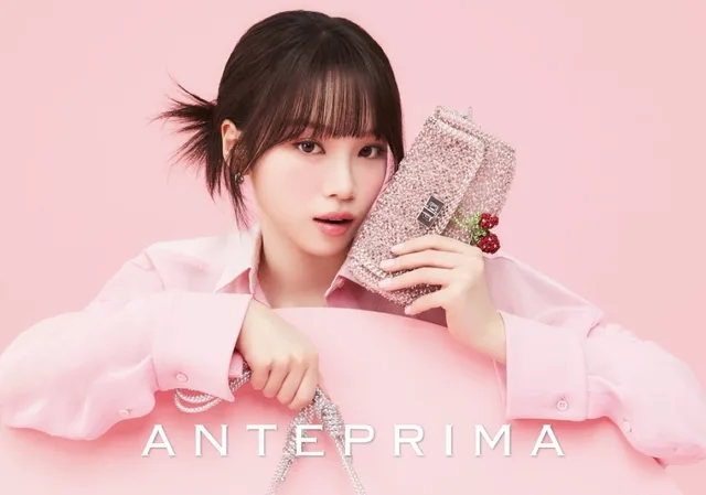 Kim Chaewon จาก LE SSERAFIM กลับมาเป็นพรีเซ็นเตอร์แคมเปญฤดูร้อนของ ANTEPRIMA อีกครั้ง!